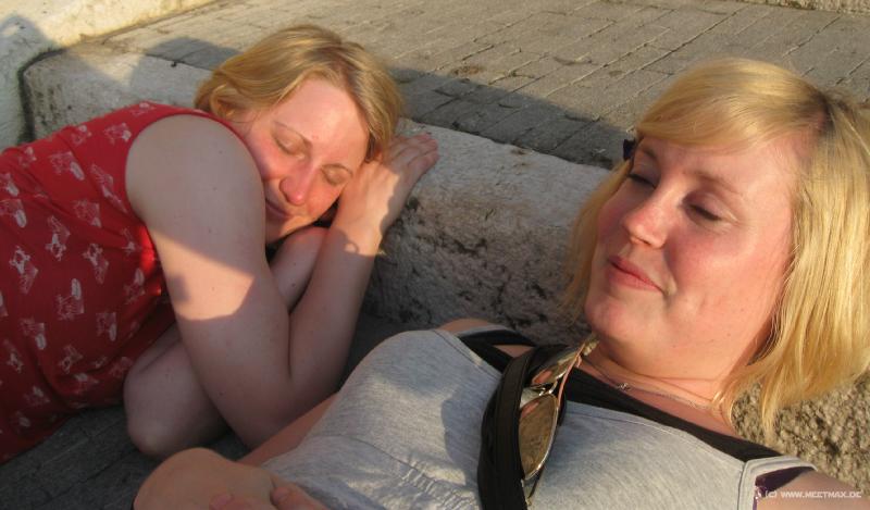 8719_Stone_pillow