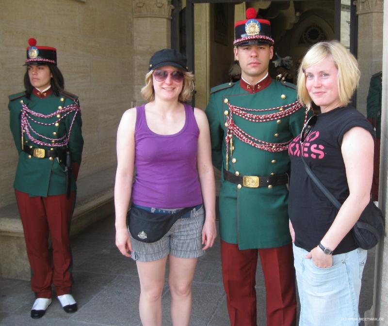 9025_San_Marino_guards