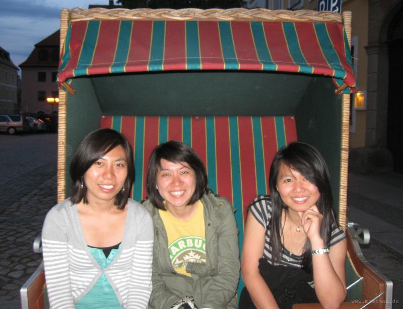 0538_Three_beauties