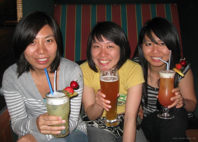 0540_Cocktain_girls