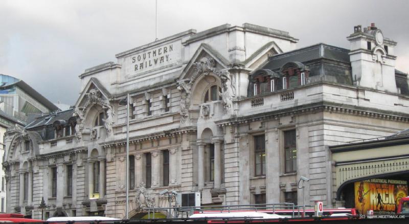 3212_Victoria_Station