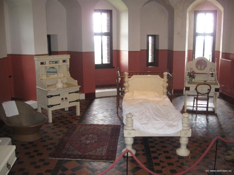 3306