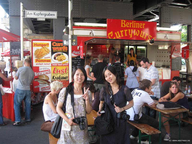 4844_Currywurst_girls