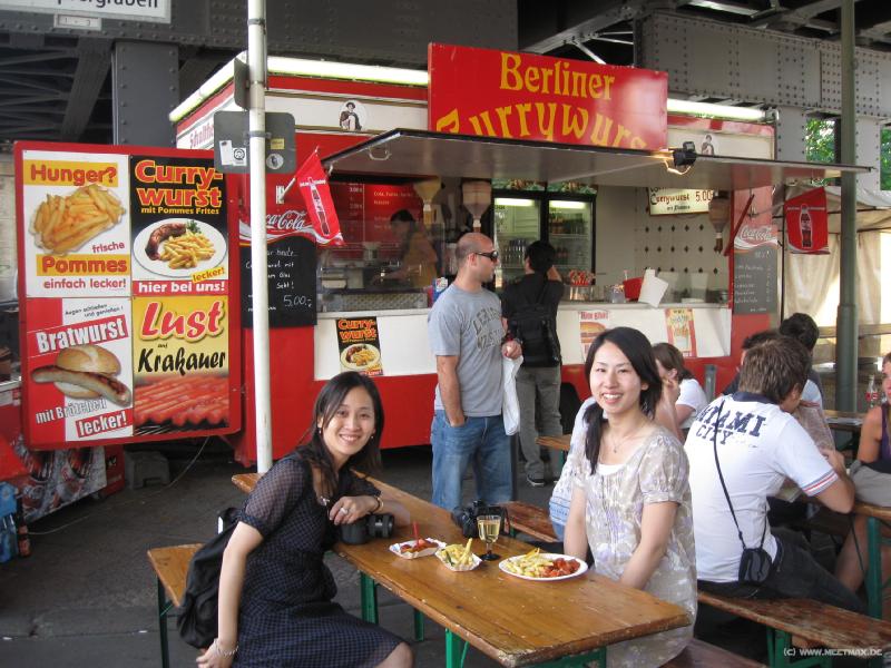 4845_Currywurst_girls