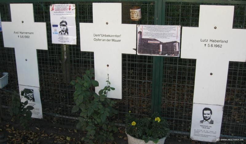 4869_Berlin_Wall_victims