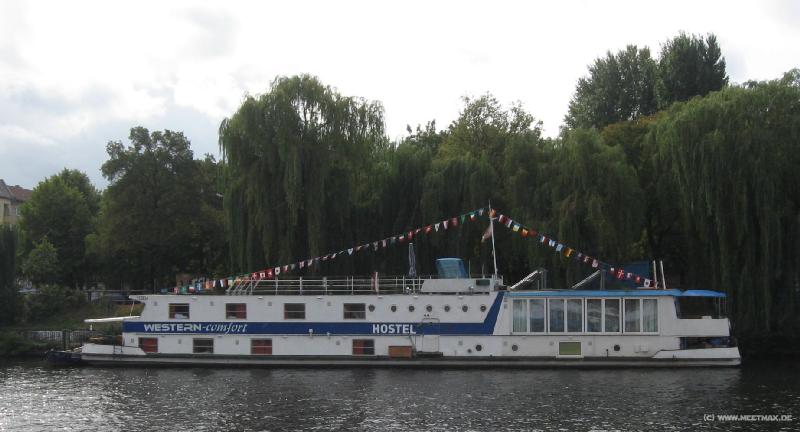 6646_West-Hostelboot