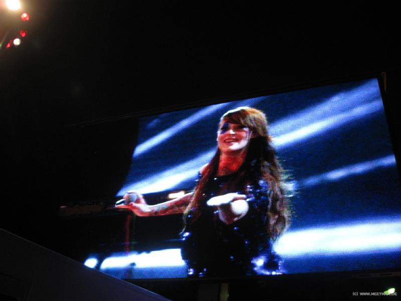 6858_Jennifer_Rostock