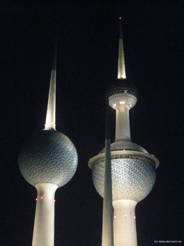8433_Kuwait_Towers