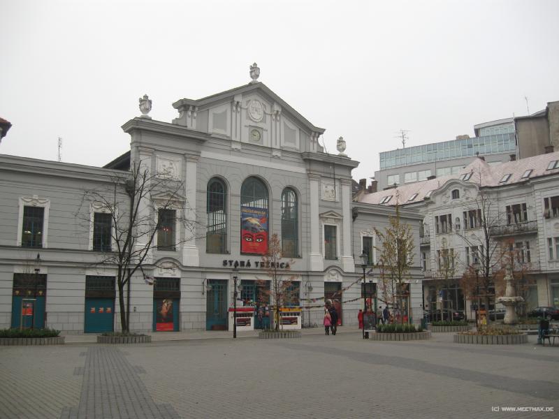 8631_Kamenne_Square
