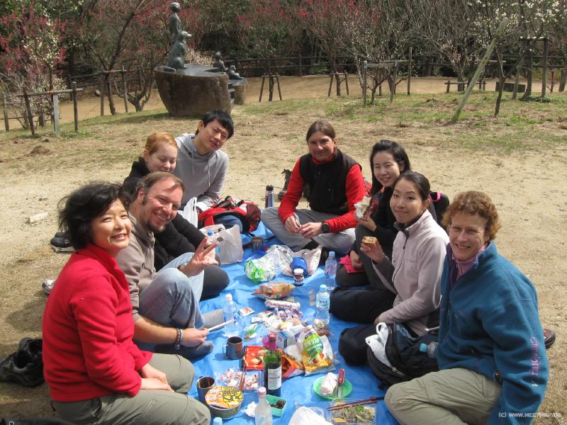 1717_Picnic_group