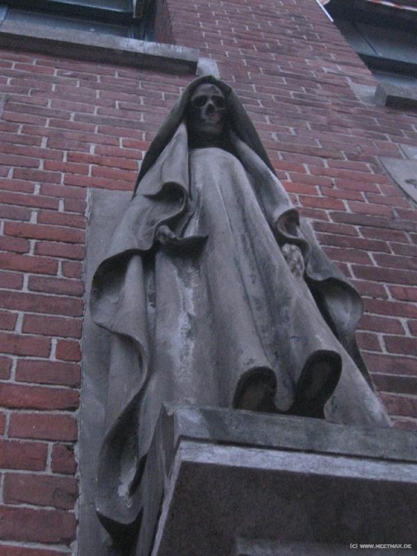 2275_Death