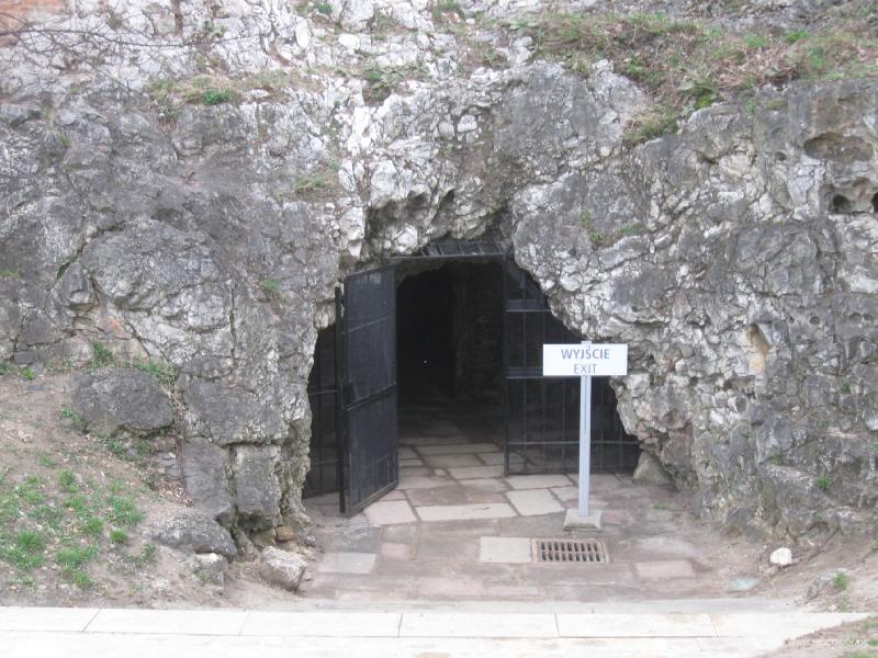 2880_Dragon_cave