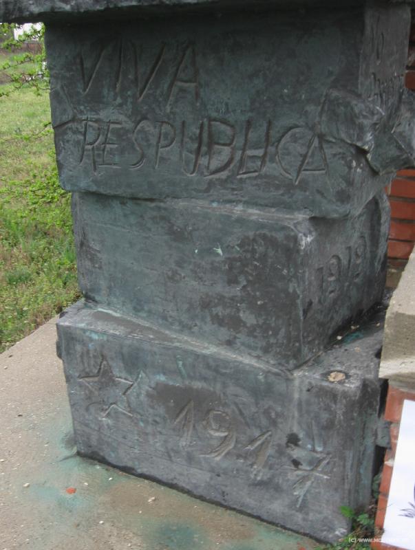 3353