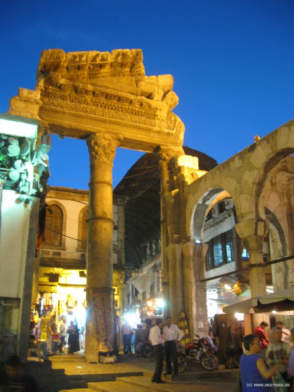 4375_Temple_gate
