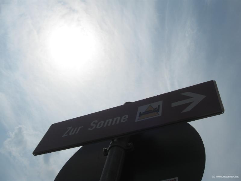 5979_Zur_Sonne