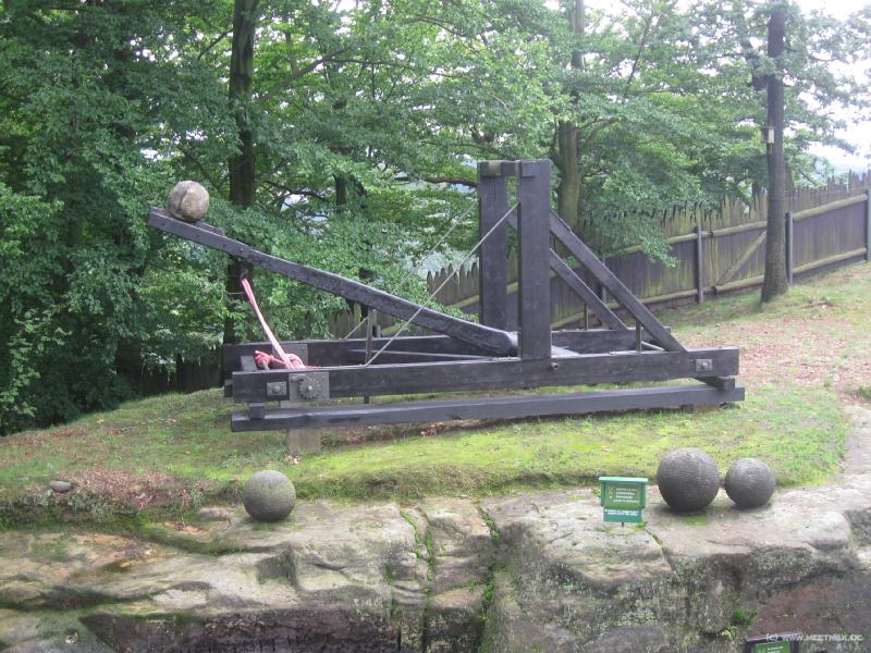 9945_Katapult