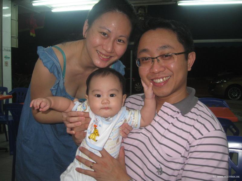 6465_Happy_family