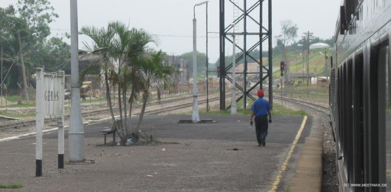 6858