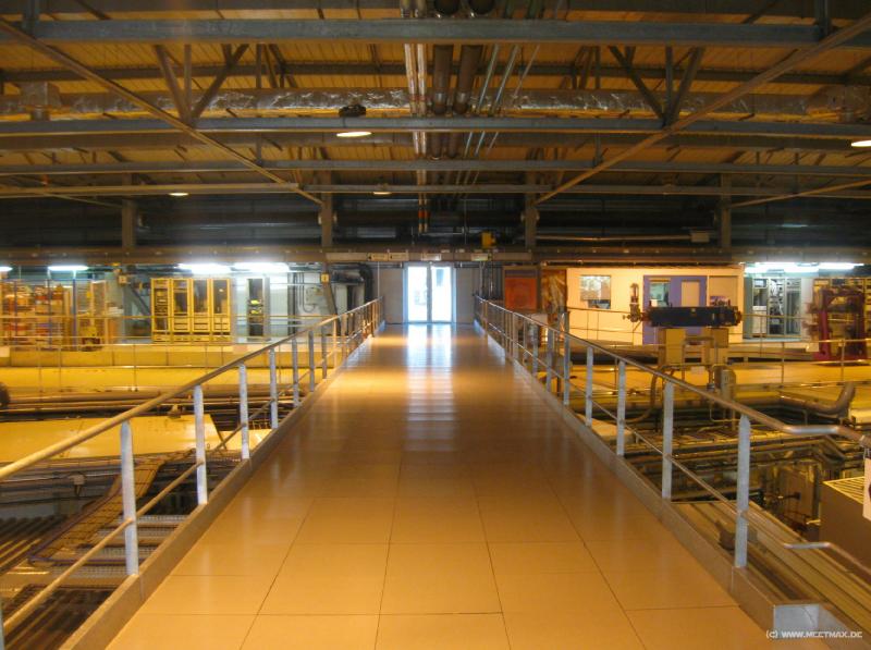 7028_Control_room_door