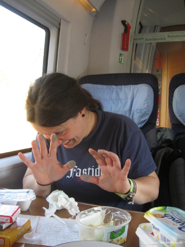 7376_Blue_fingers