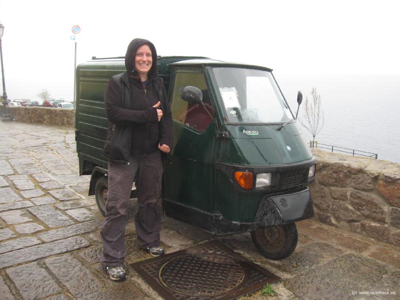 7498_Cat's_Italian_car
