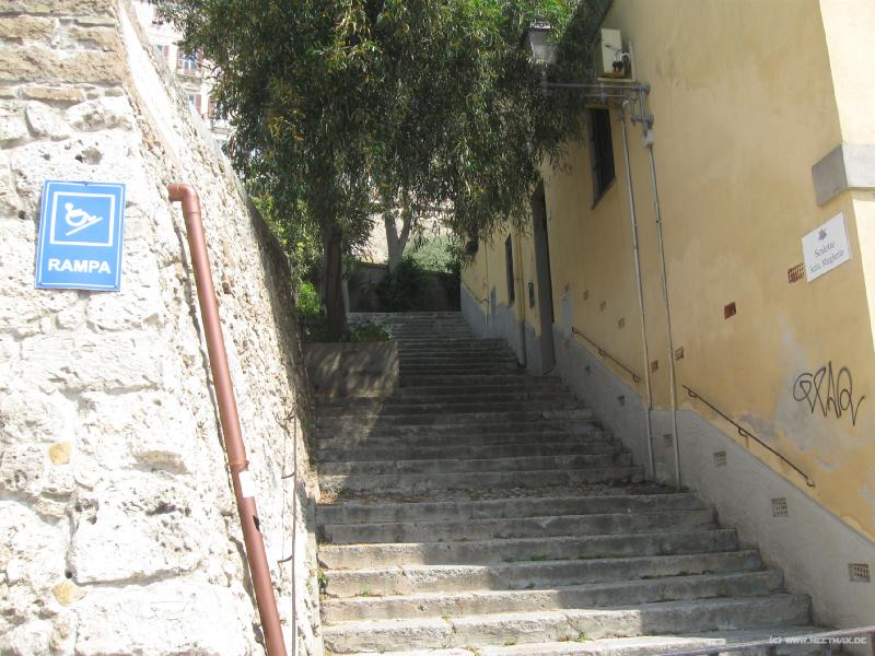 7811_Wheelchair_ramp
