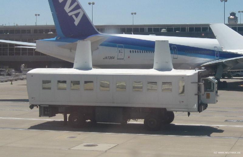 0878_Airportbus