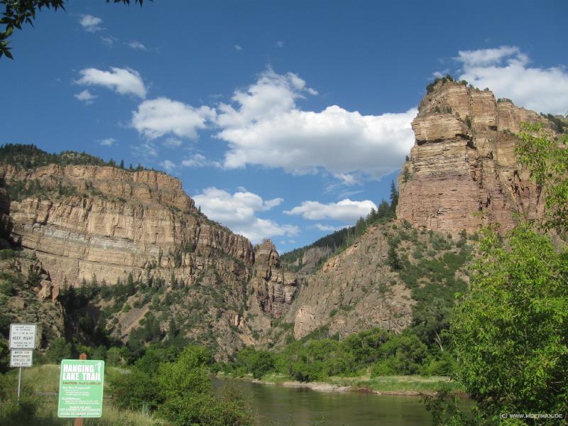1135_Hanging_Lake_trailhead
