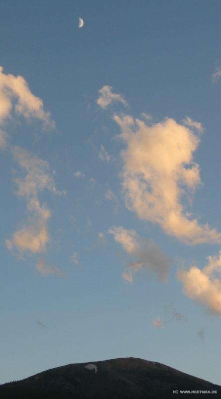 1727_Moon