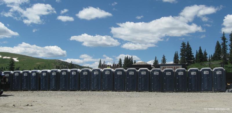 1809_Fremont_Pass_toilets