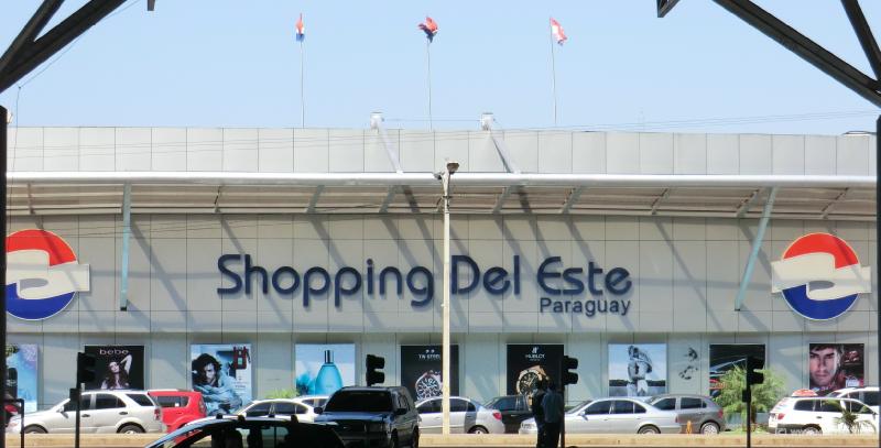 0686_Shopping_del_Este