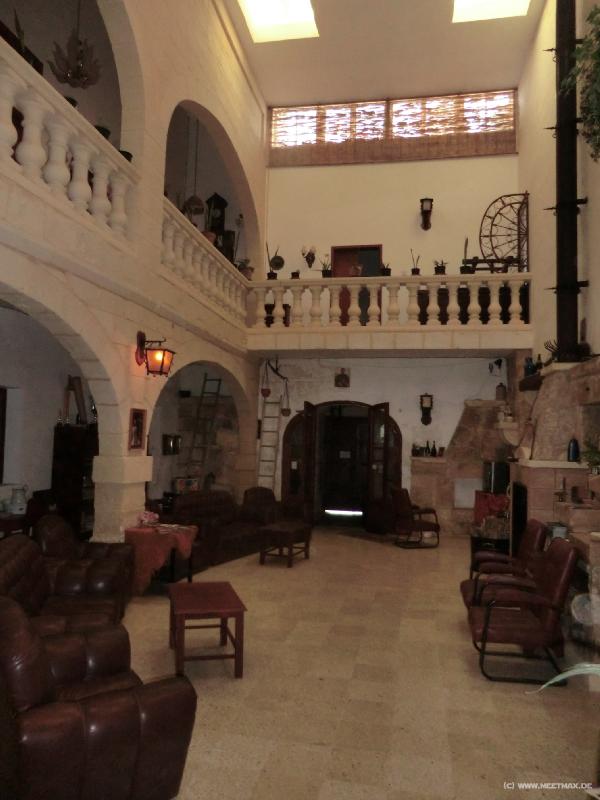 0282_Hostel