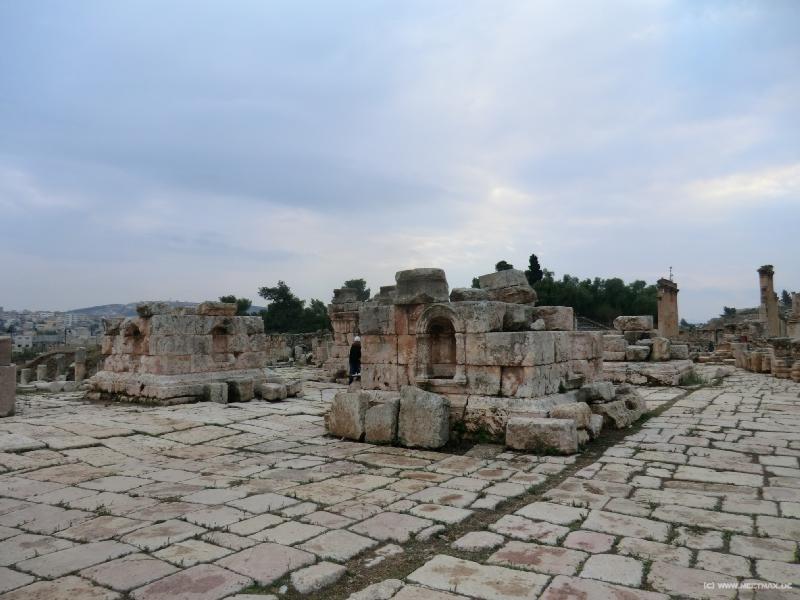 0271_Tetrapylon
