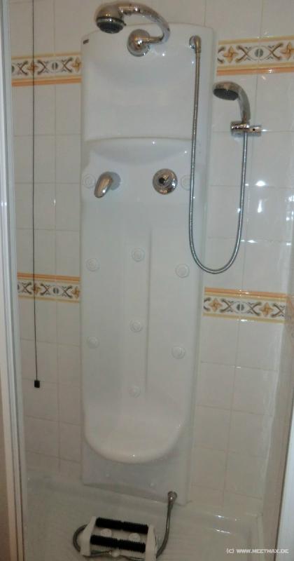 0064_Shower