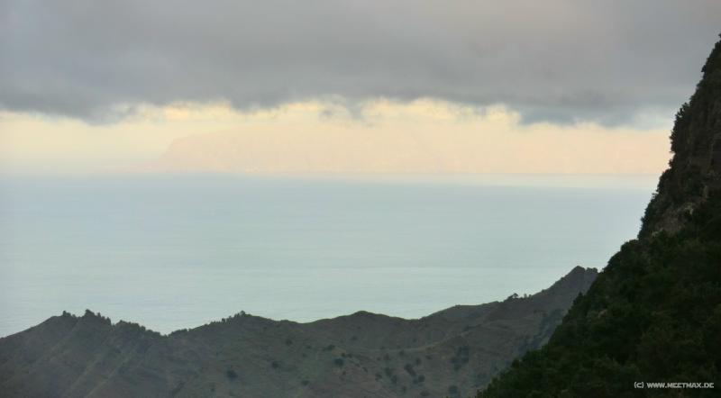 0290_Camping_clouds