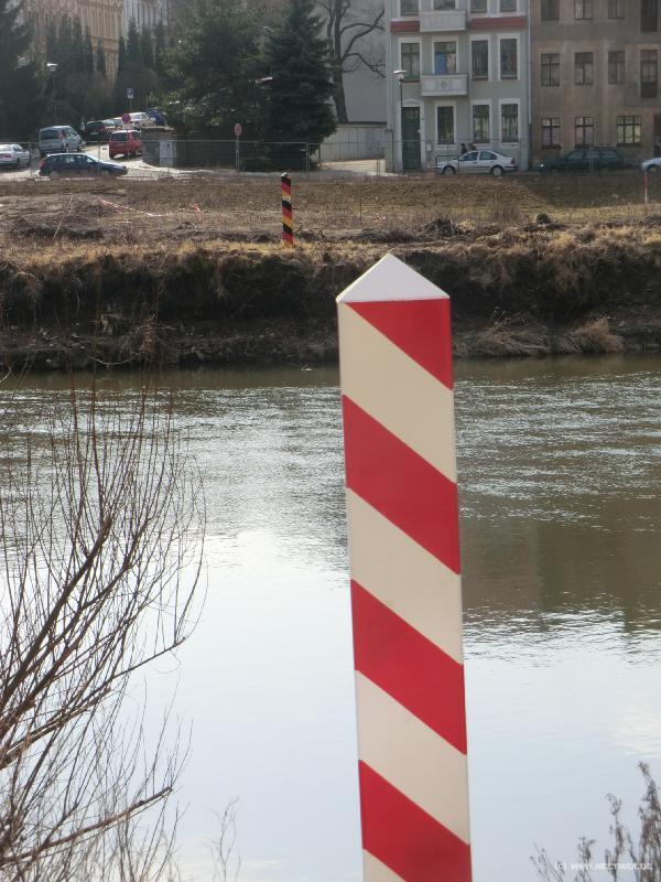 0616_Border_post
