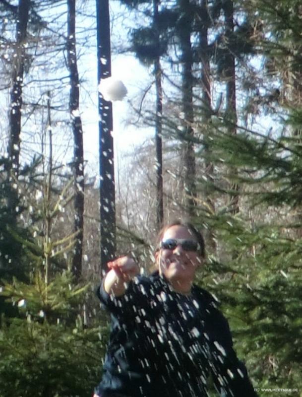 0726_Schneeballangriff