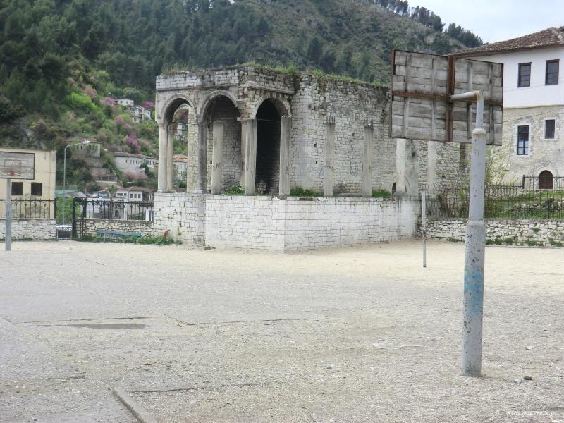 1083_Antique_basketball_court