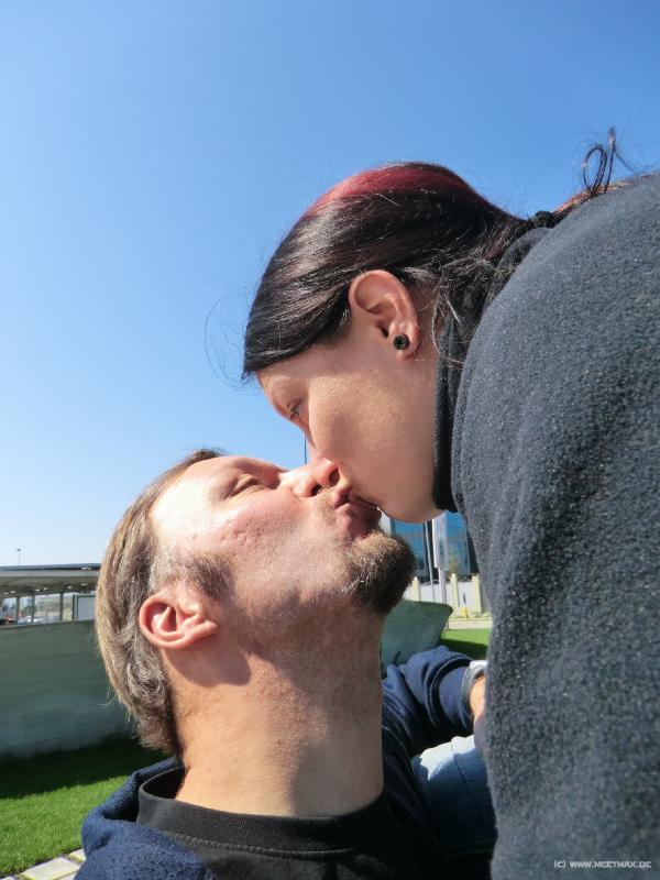 1276_Kiss