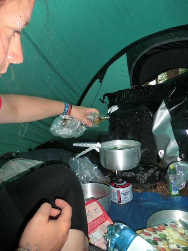 0390_Kochen_im_Zelt