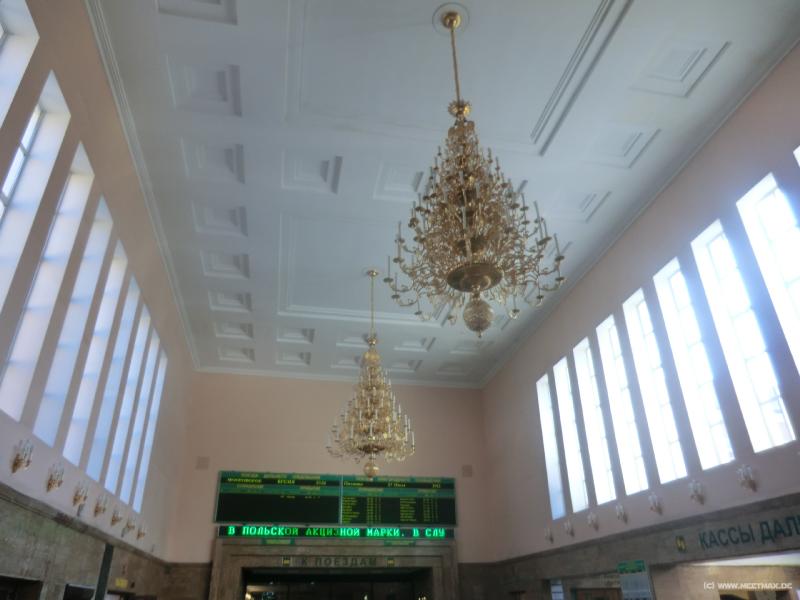 8883_Bahnhofshalle