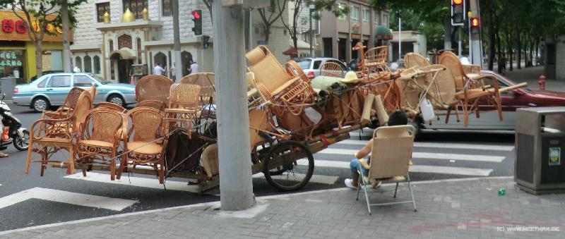 0532_Rollable_chair_shop