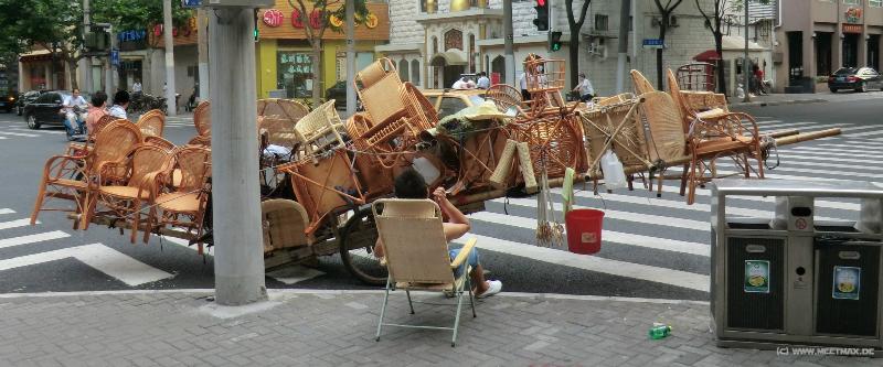 0533_Rollable_chair_shop