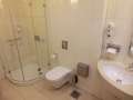 0548_Frankfurt_Airport_Lounge_Bathroom