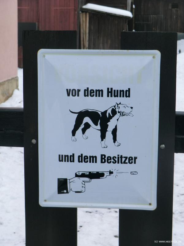 0054_Vorsicht_vor_Hund+Besitzer
