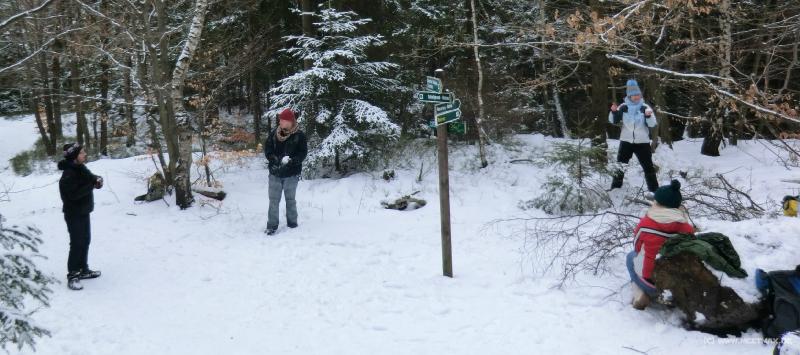0108_Schneeballschlacht