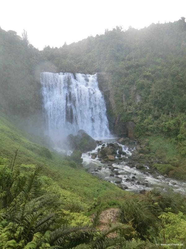 0999_Marokopa_Falls
