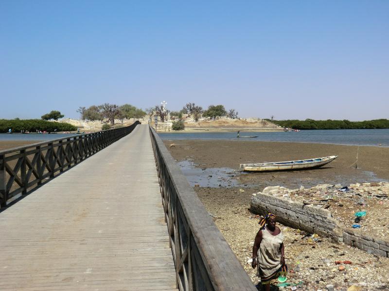 0083_Cemetery_bridge