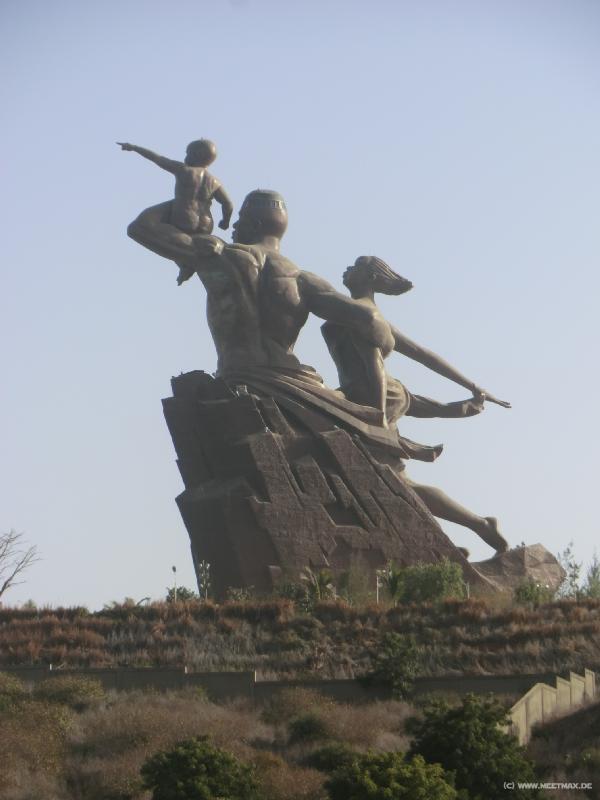 0370_Monument_of_African_Renaissance