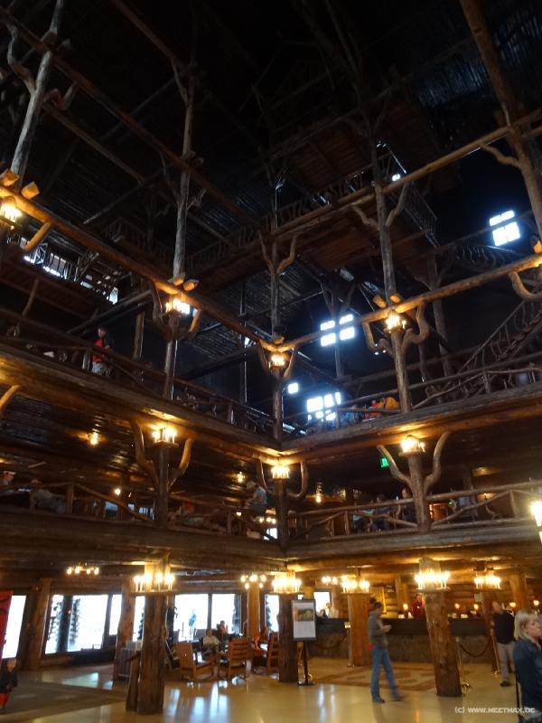 0444_Old_Faithful_Inn